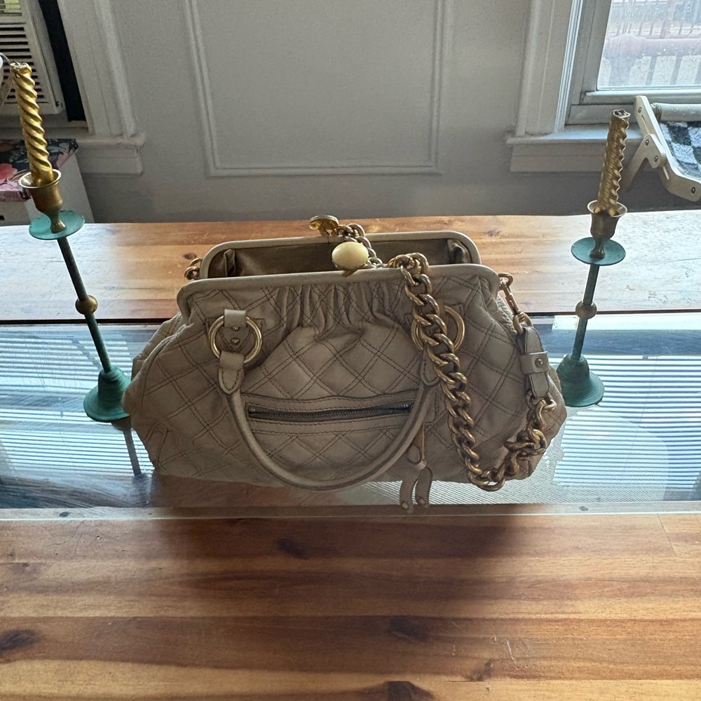 Marc Jacobs- Elegant Tan Quilted Women's Bag